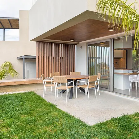 Domus Aestas Luxury Residences *
