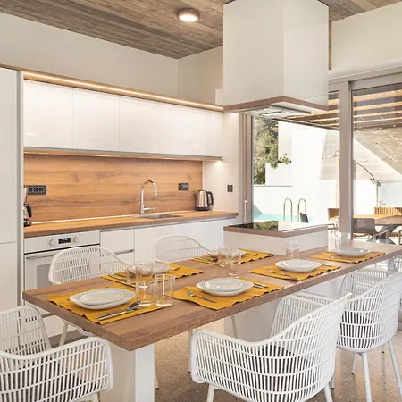 Domus Aestas Luxury Residences Vila *